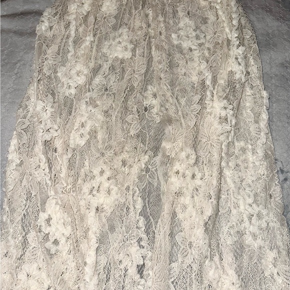 Nude swimming suit and lace skirt - Picture 3 of 7